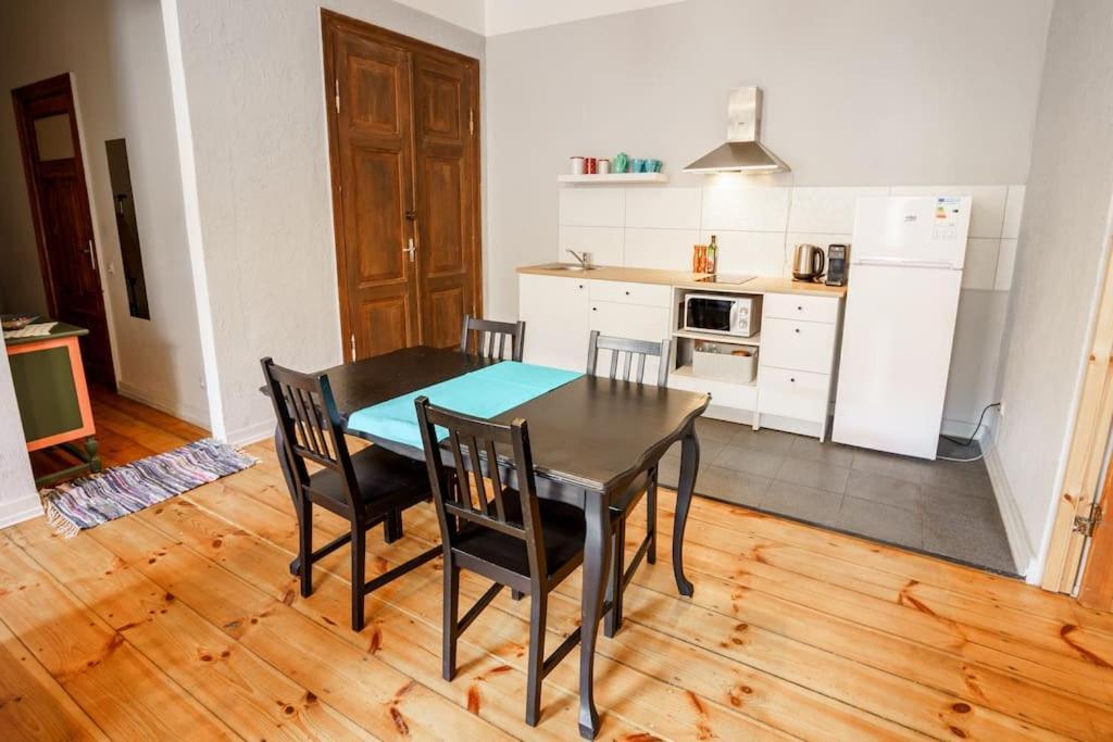 Two Bedroom Ausekla Apartment リエパーヤ エクステリア 写真